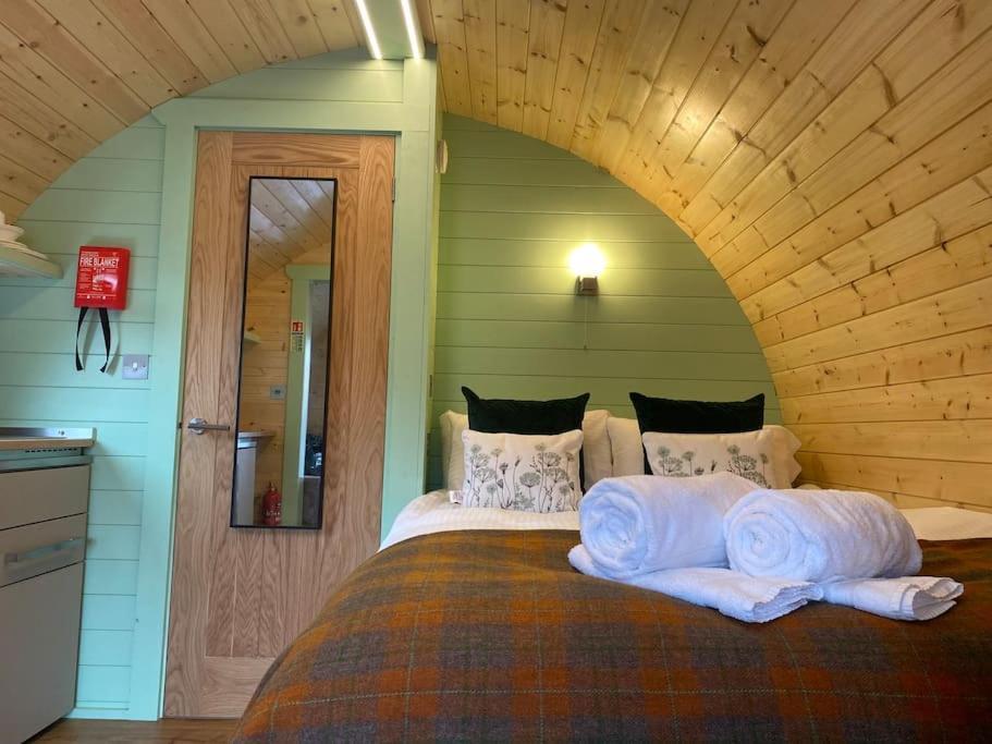 Seaview Lodges At Torlinnhe Fort William Exterior foto
